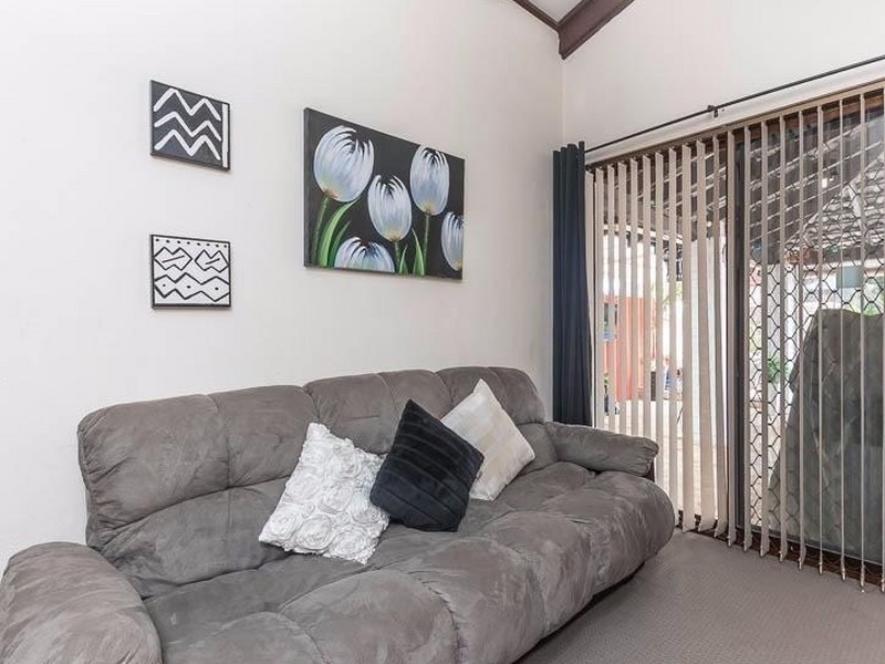 9 Camborne Way, Thornlie WA 6108