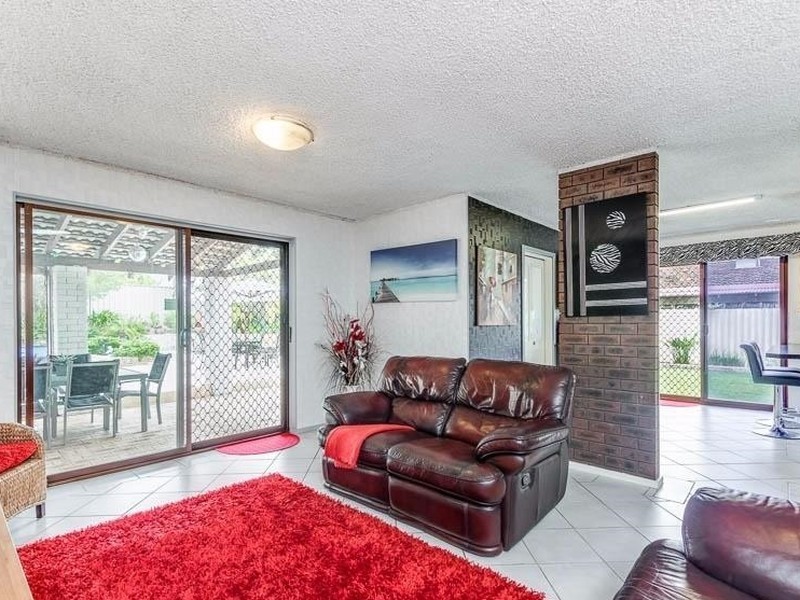 9 Camborne Way, Thornlie WA 6108