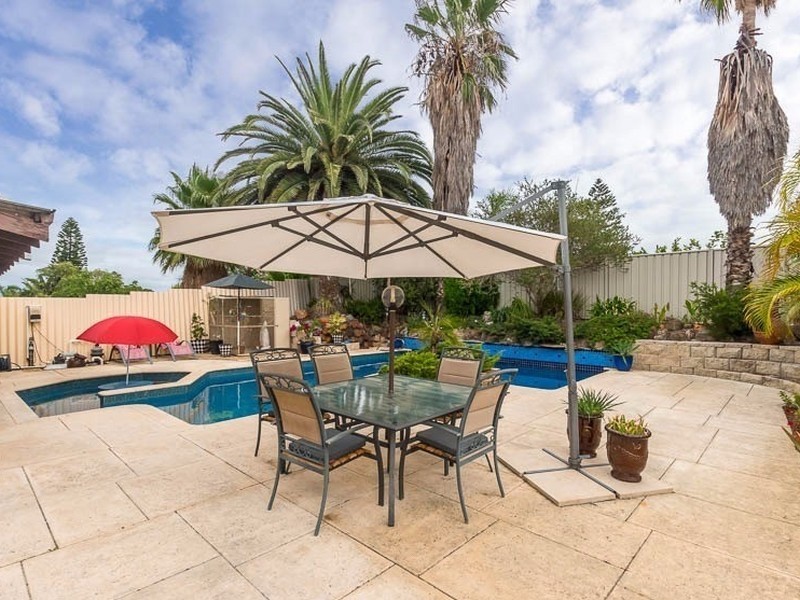 9 Camborne Way, Thornlie WA 6108