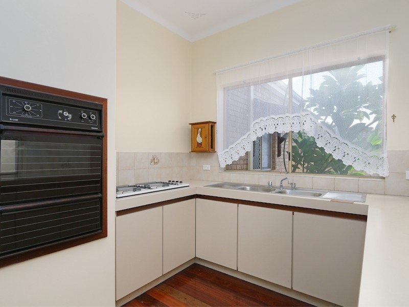 37/208 Burslem Drive, Maddington WA 6109