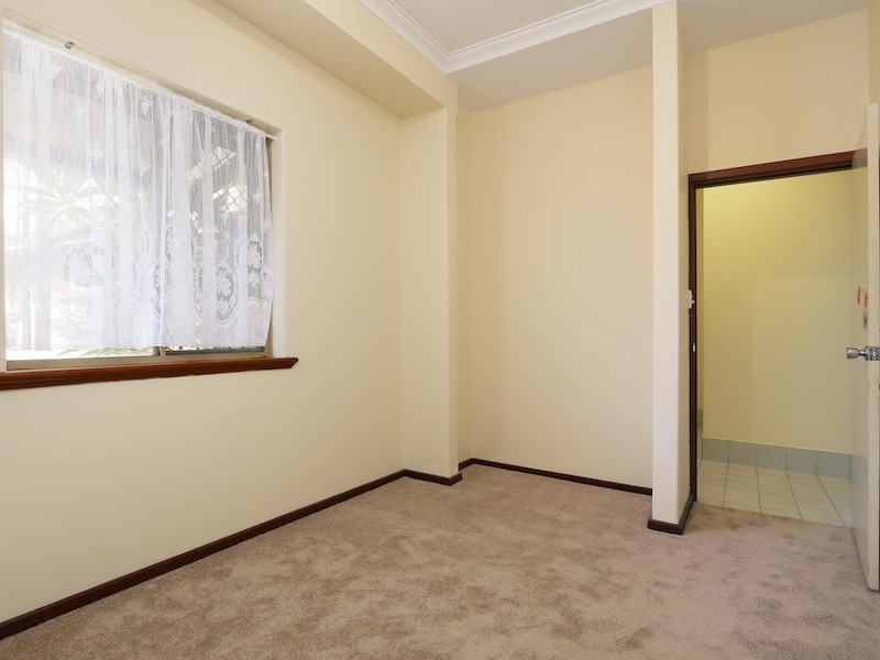 37/208 Burslem Drive, Maddington WA 6109