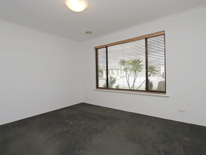 11 Cuthbert Street, Canning Vale WA 6155