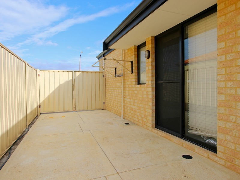 11 Cuthbert Street, Canning Vale WA 6155