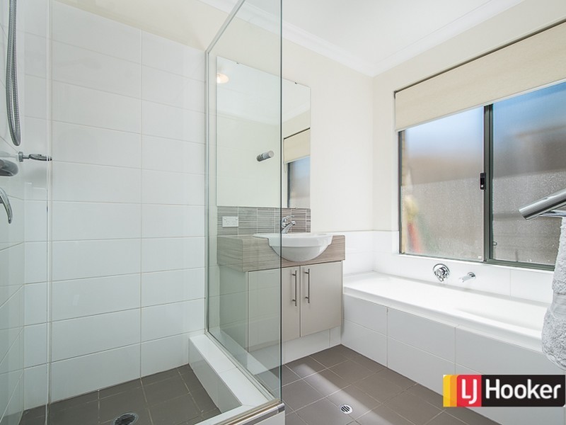 61B Thornlie Avenue, Thornlie WA 6108