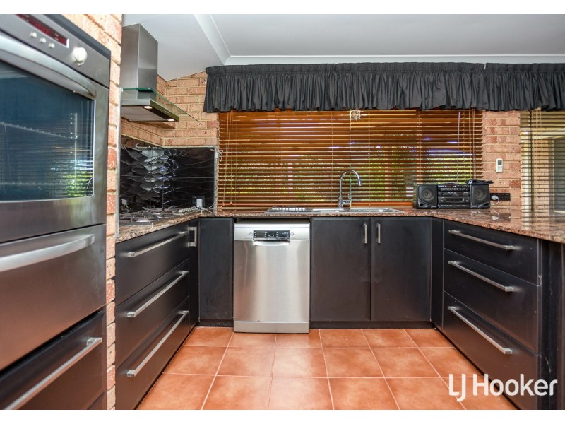 24 Discovery Drive, Thornlie WA 6108