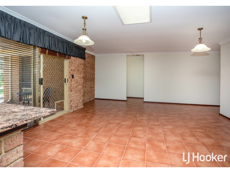 24 Discovery Drive, Thornlie WA 6108