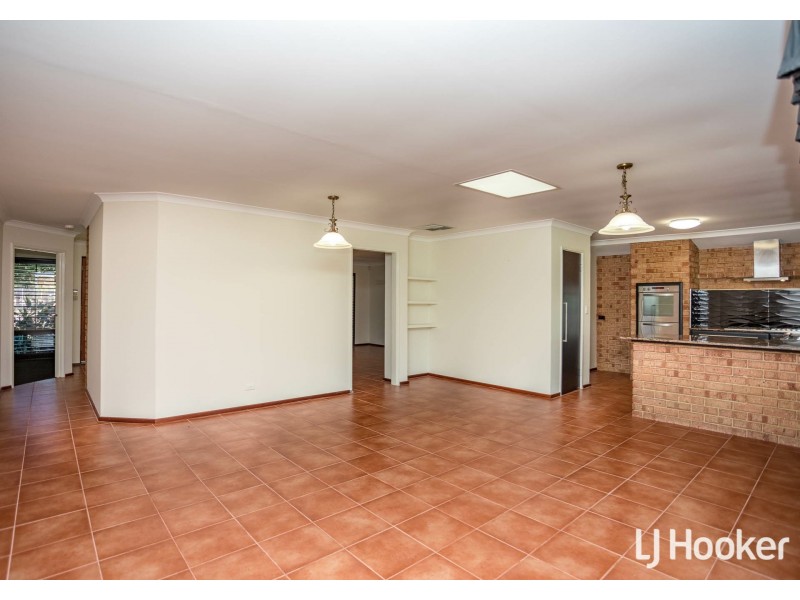 24 Discovery Drive, Thornlie WA 6108