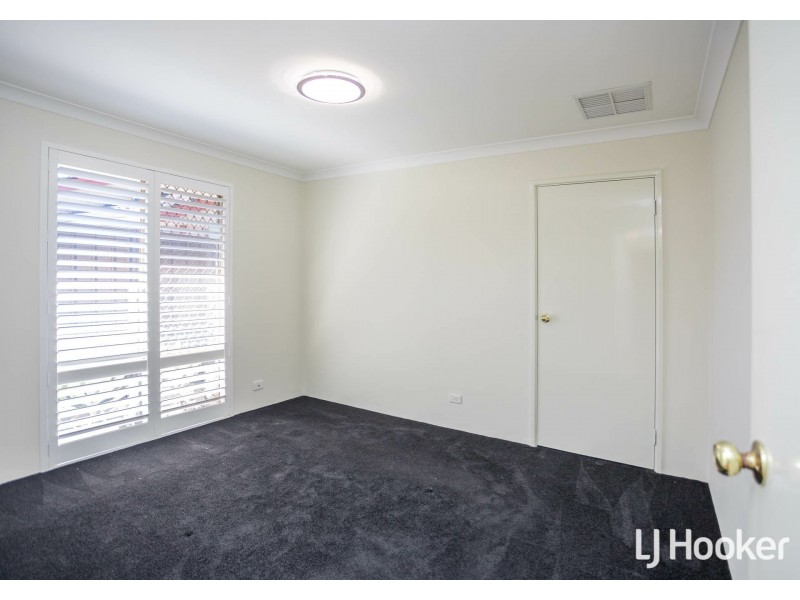 24 Discovery Drive, Thornlie WA 6108