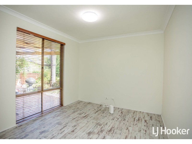 24 Discovery Drive, Thornlie WA 6108