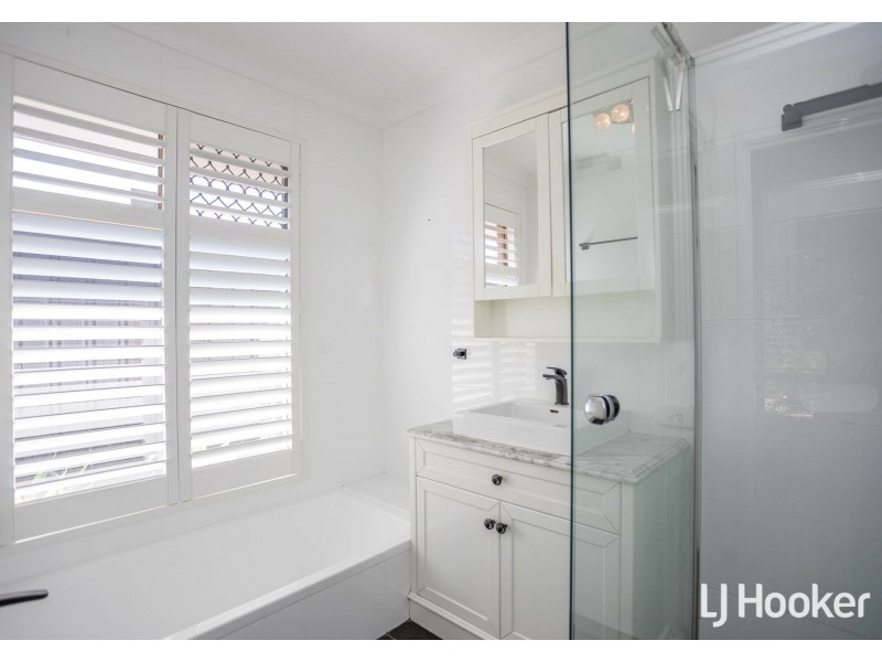 24 Discovery Drive, Thornlie WA 6108