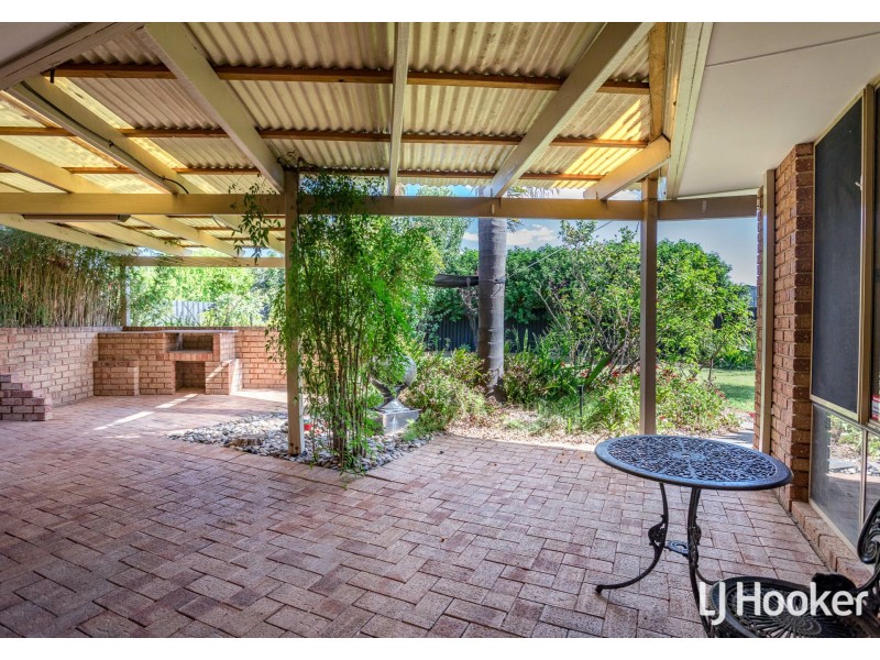 24 Discovery Drive, Thornlie WA 6108