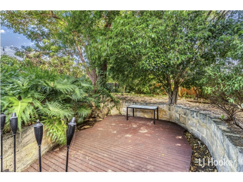 9 Hayes Court, Thornlie WA 6108