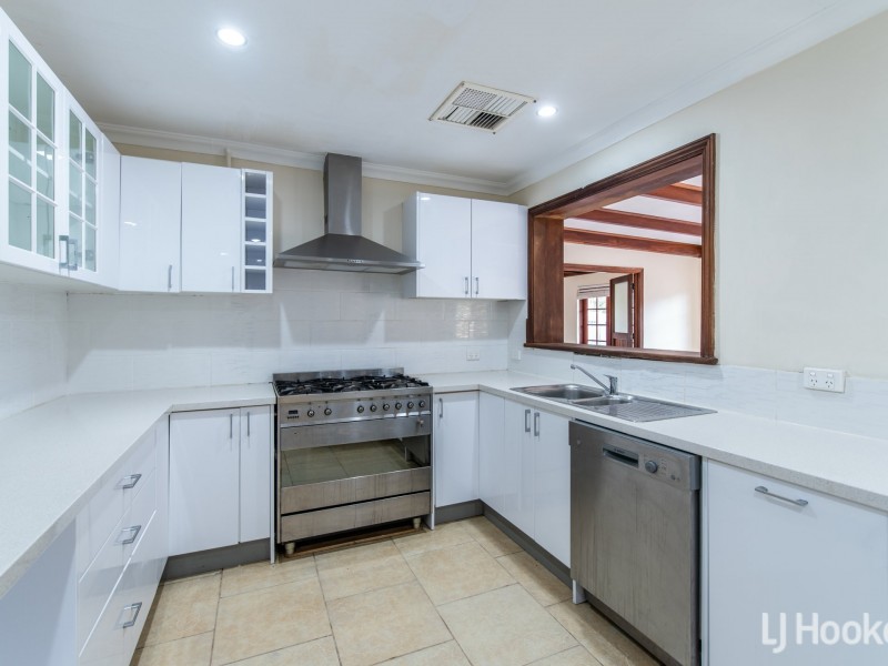20 Sutherland Drive, Thornlie WA 6108