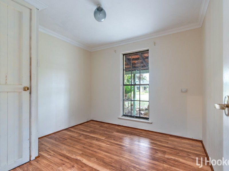 20 Sutherland Drive, Thornlie WA 6108
