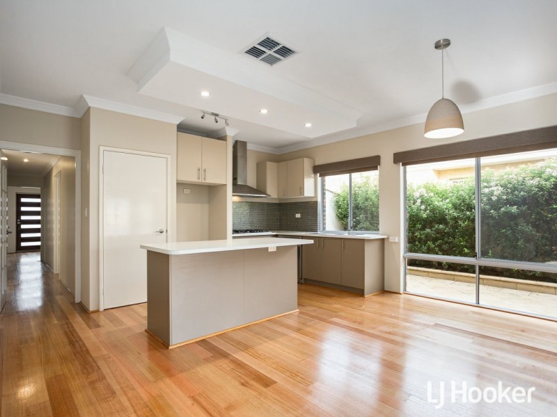 11 Goldfinch Bend, Harrisdale WA 6112