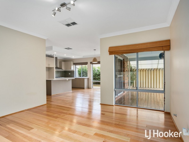 11 Goldfinch Bend, Harrisdale WA 6112