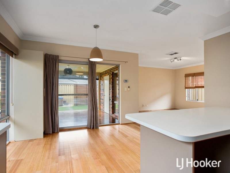 11 Goldfinch Bend, Harrisdale WA 6112