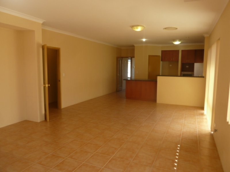 41 Finsbury Drive, Thornlie WA 6108