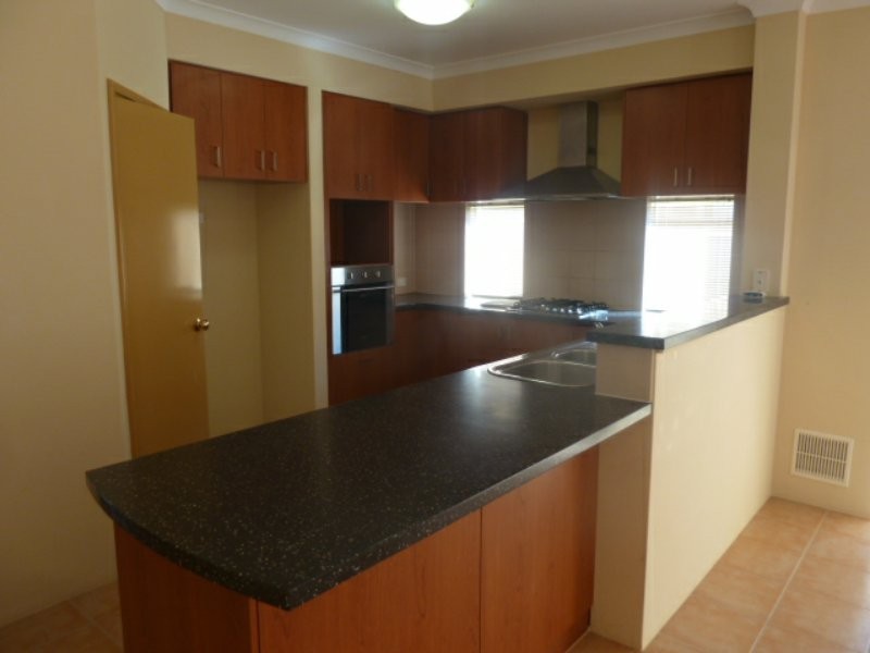 41 Finsbury Drive, Thornlie WA 6108