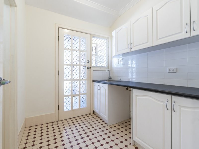 19 Yale Road, Thornlie WA 6108