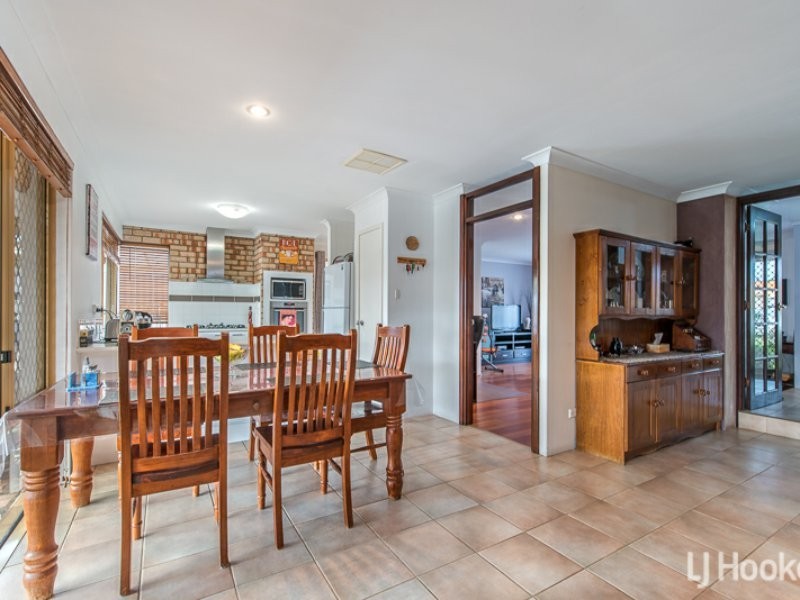 33 Timbercrest Road, Thornlie WA 6108