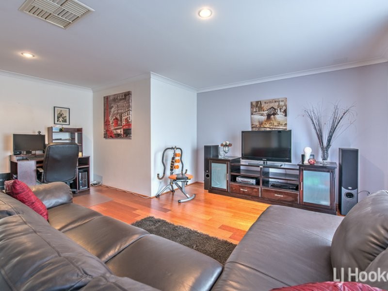 33 Timbercrest Road, Thornlie WA 6108