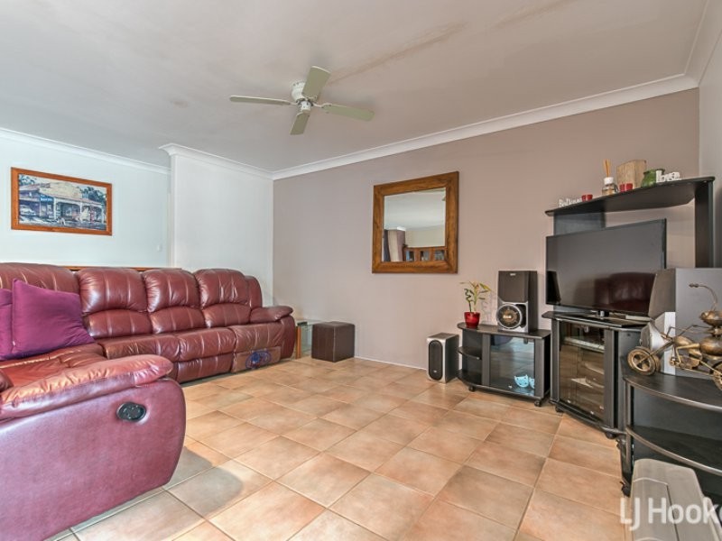 33 Timbercrest Road, Thornlie WA 6108