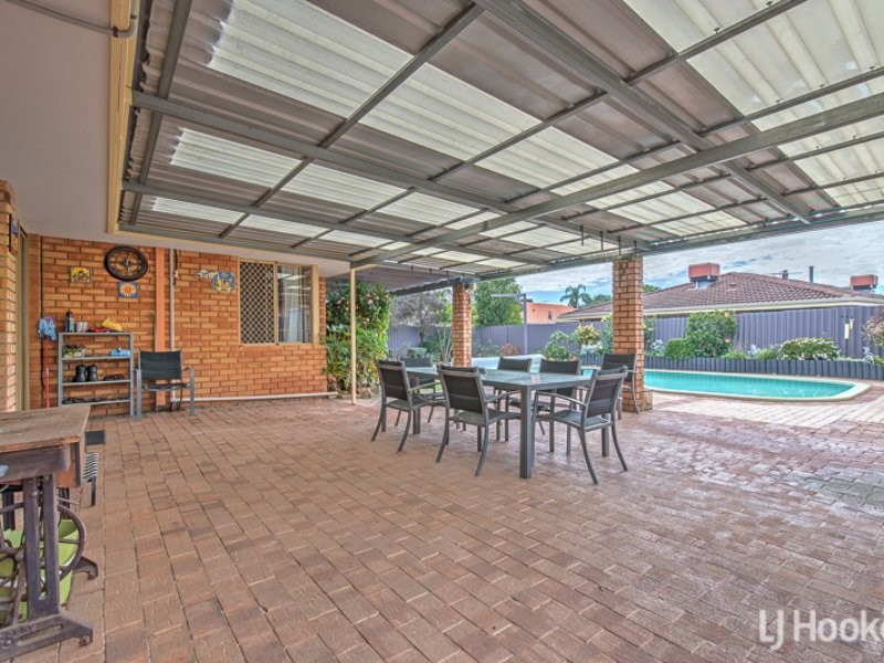 33 Timbercrest Road, Thornlie WA 6108