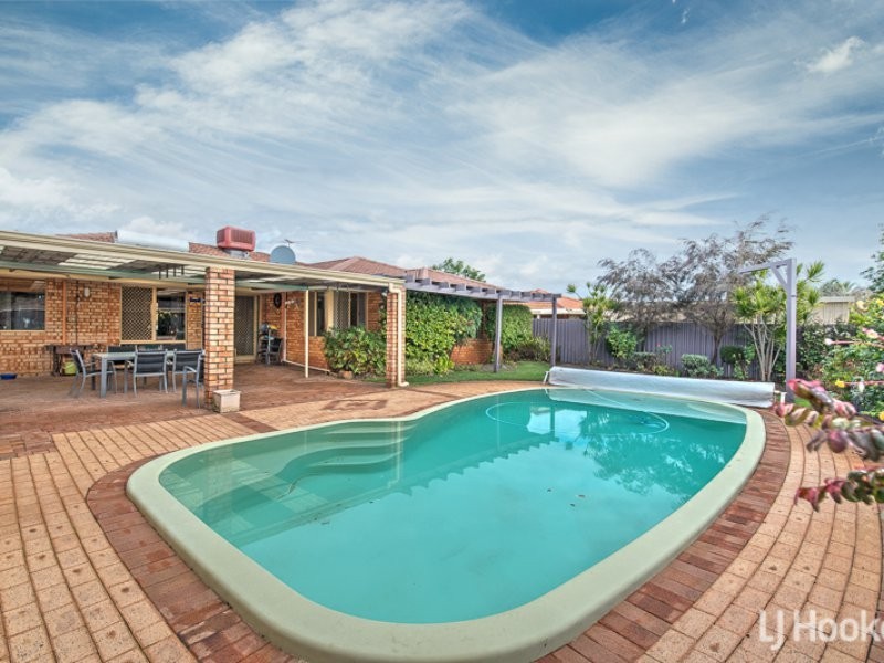 33 Timbercrest Road, Thornlie WA 6108
