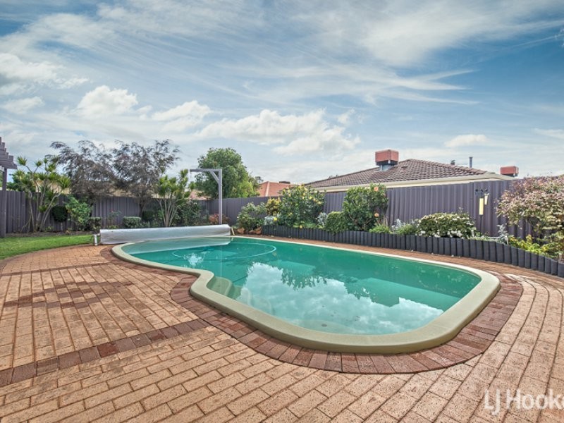33 Timbercrest Road, Thornlie WA 6108