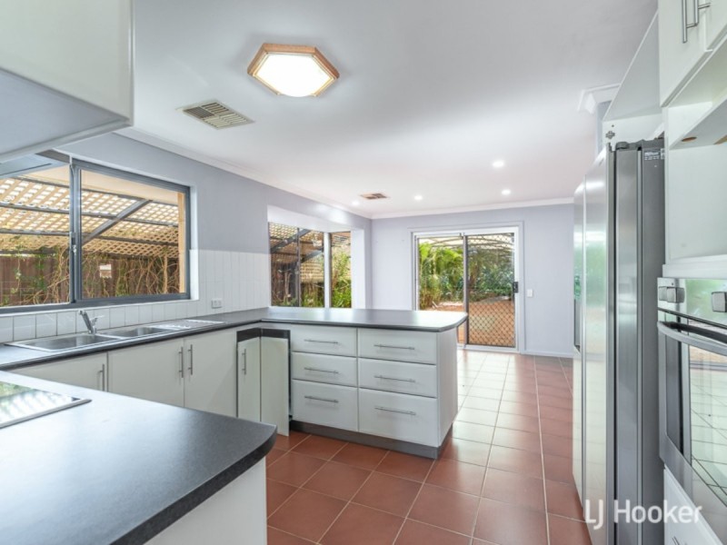 16 Kelvedon Way, Huntingdale WA 6110