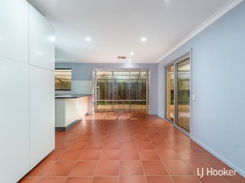 16 Kelvedon Way, Huntingdale WA 6110