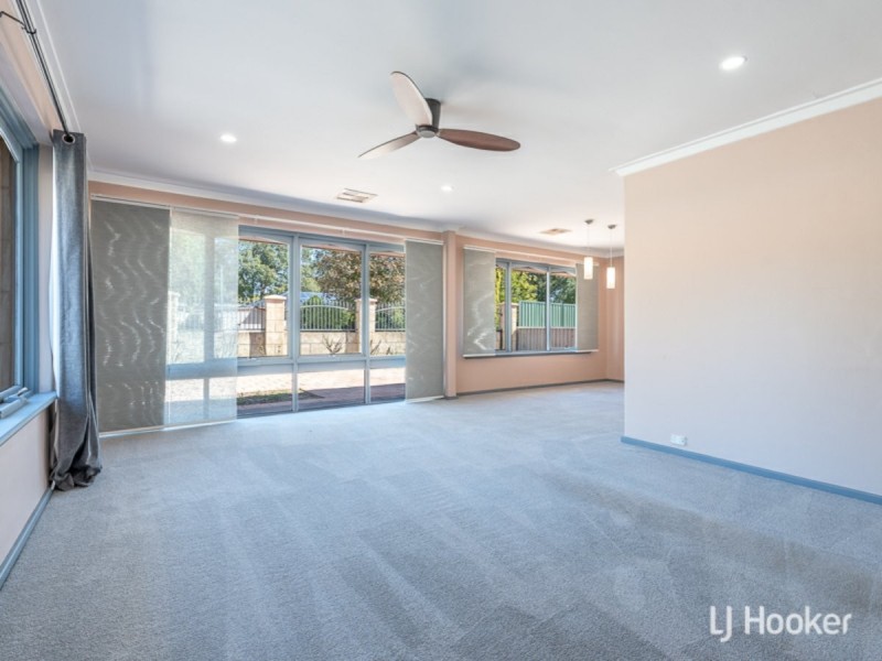 16 Kelvedon Way, Huntingdale WA 6110