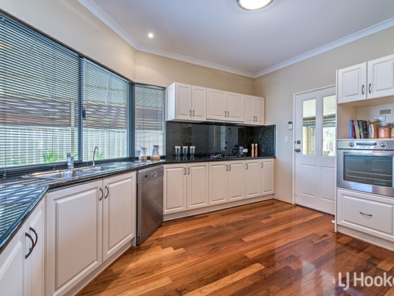 5 Manderstone Way, Canning Vale WA 6155
