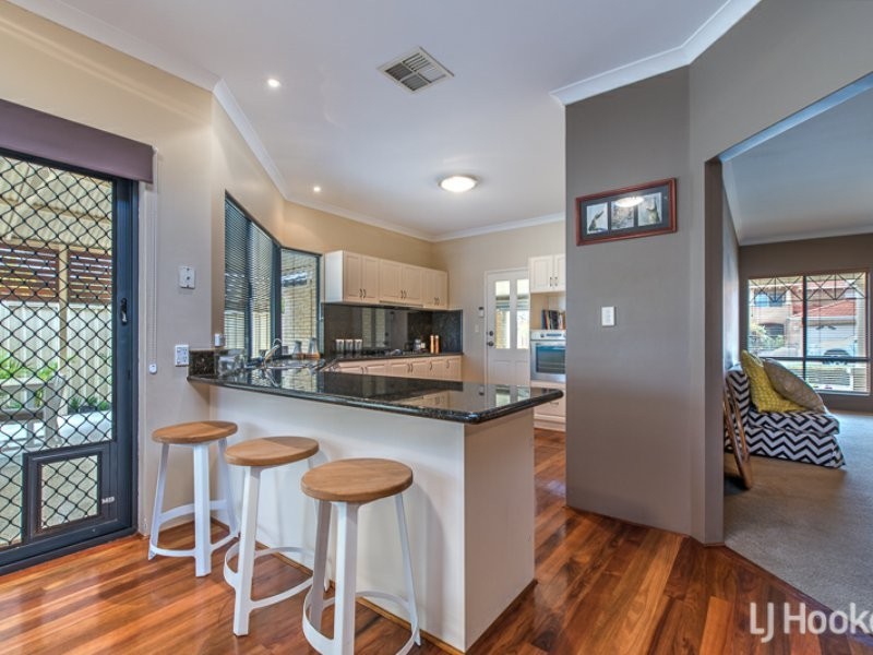 5 Manderstone Way, Canning Vale WA 6155