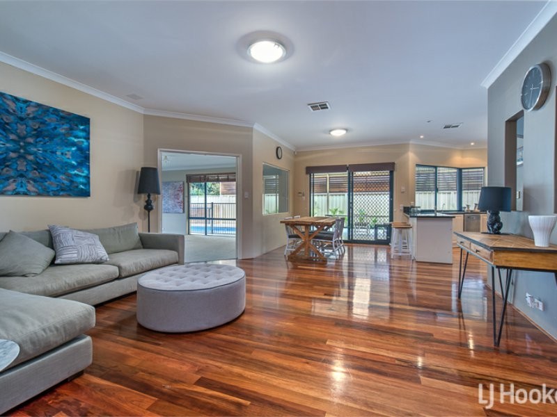 5 Manderstone Way, Canning Vale WA 6155