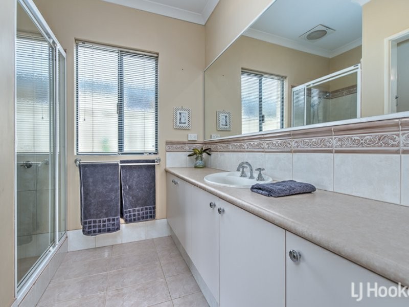 5 Manderstone Way, Canning Vale WA 6155