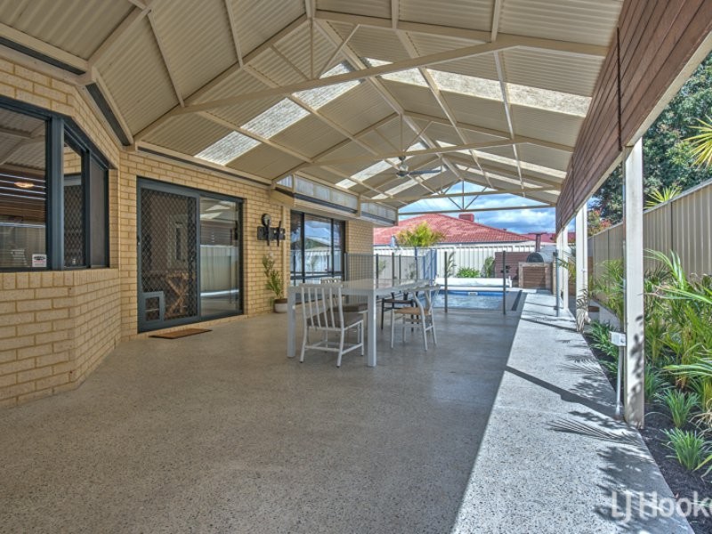 5 Manderstone Way, Canning Vale WA 6155