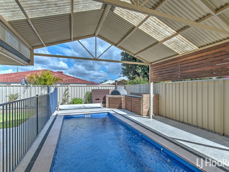 5 Manderstone Way, Canning Vale WA 6155