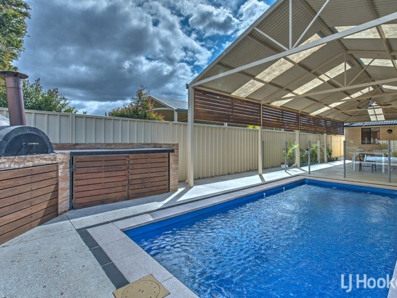 5 Manderstone Way, Canning Vale WA 6155