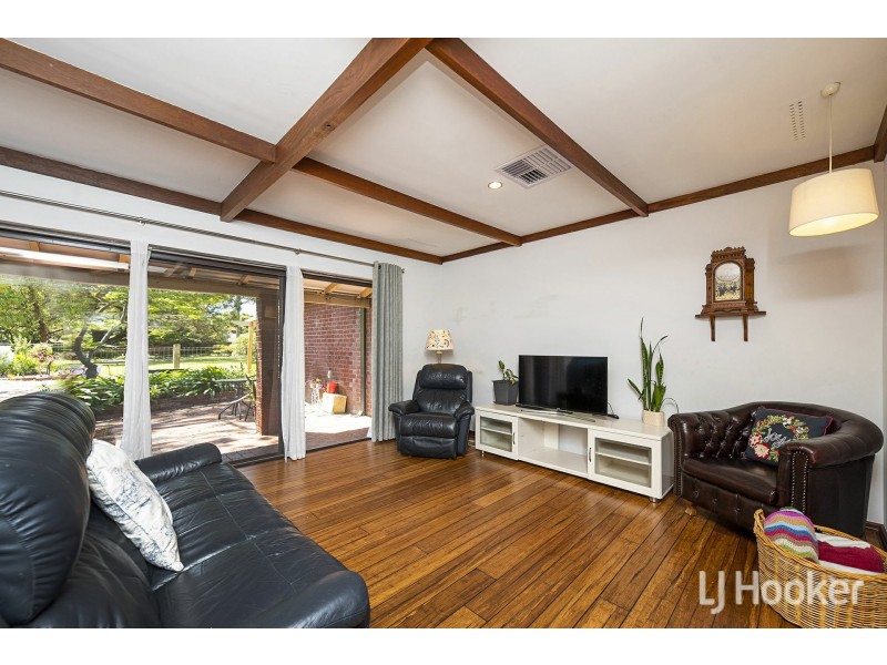9 Regency Drive, Thornlie WA 6108