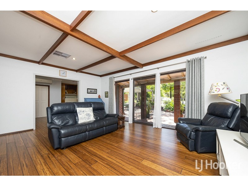 9 Regency Drive, Thornlie WA 6108