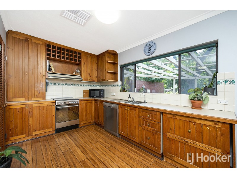 9 Regency Drive, Thornlie WA 6108