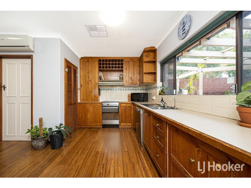 9 Regency Drive, Thornlie WA 6108