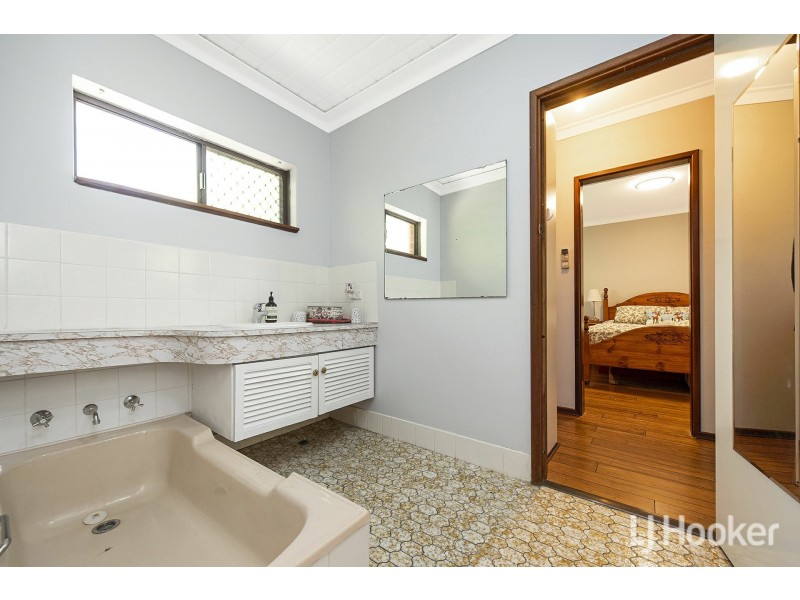 9 Regency Drive, Thornlie WA 6108