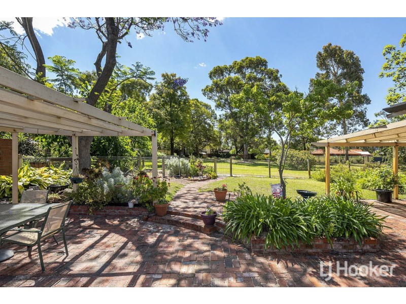 9 Regency Drive, Thornlie WA 6108