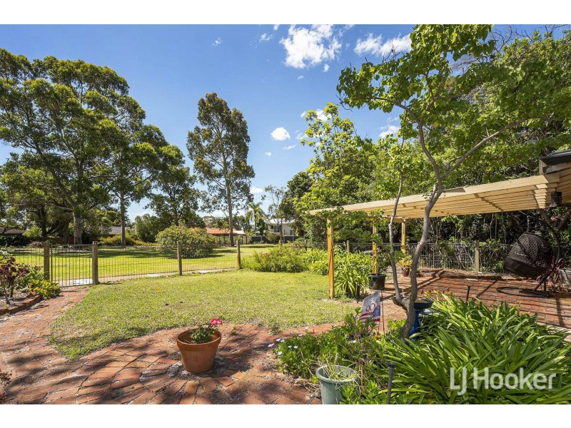 9 Regency Drive, Thornlie WA 6108