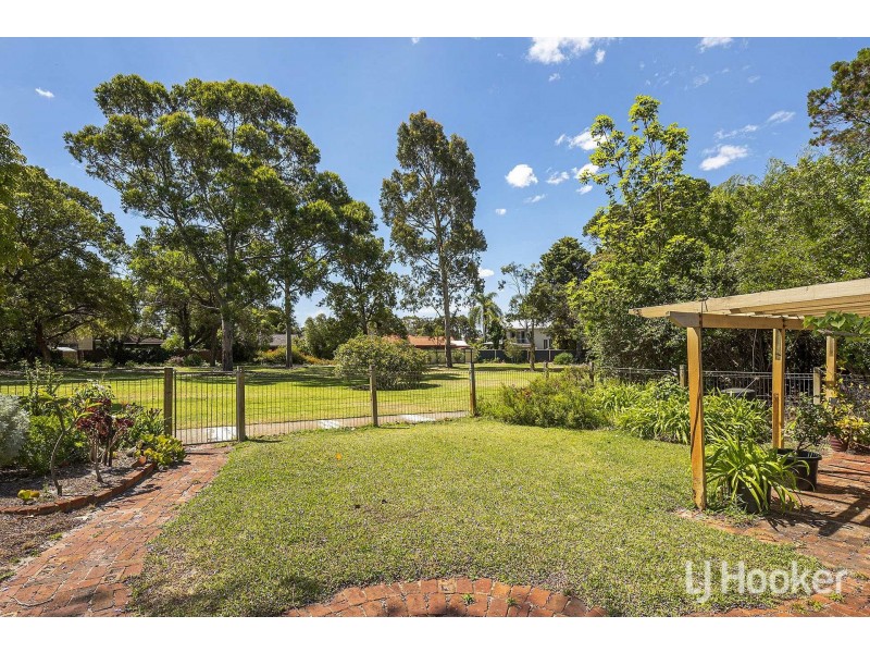 9 Regency Drive, Thornlie WA 6108