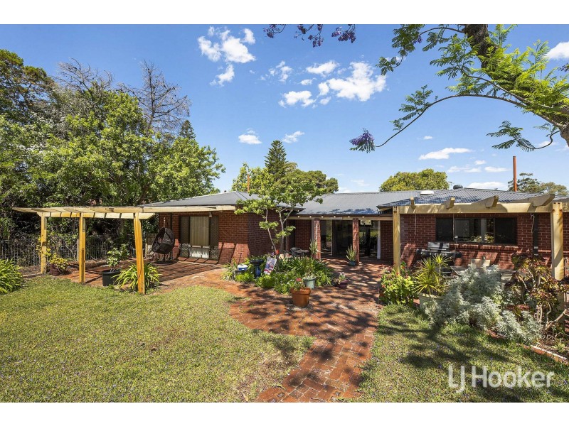 9 Regency Drive, Thornlie WA 6108