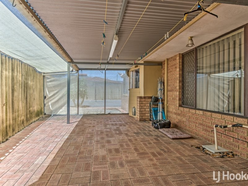 81 Greenway Ave, Thornlie WA 6108